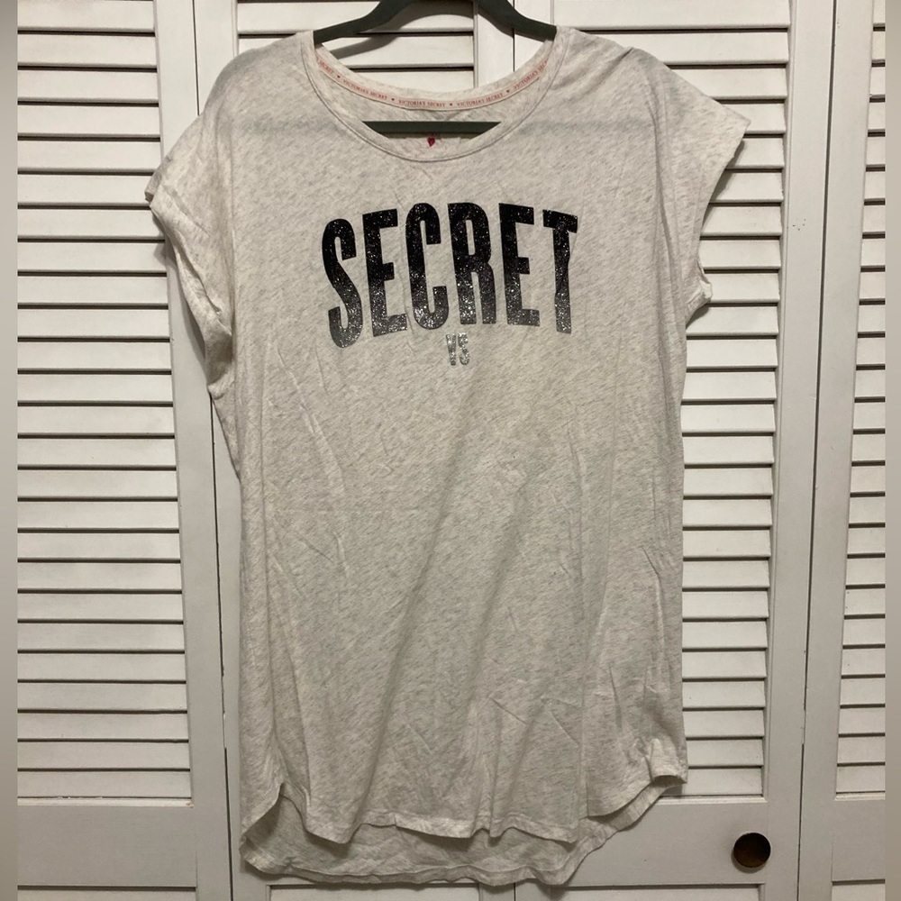 Victoria’s Secret Cream And Black Long Pajama Top Size Medium